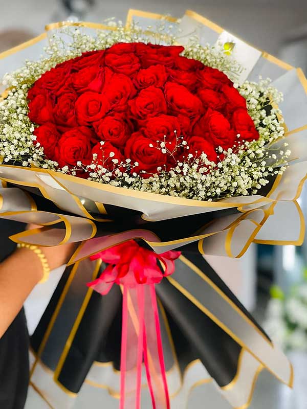 Golden & Black Red Rose Bouquet