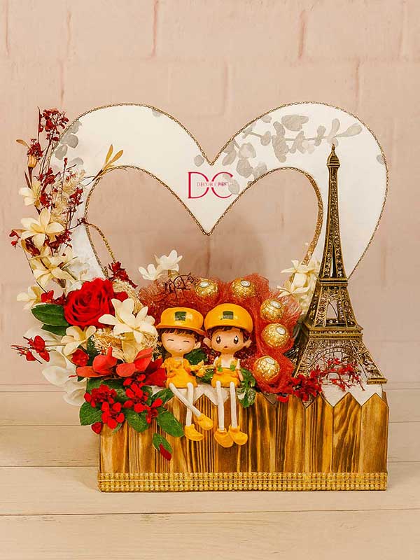 Couple Tower Gift