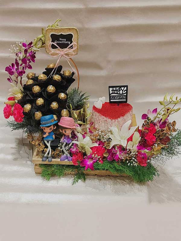 Customised Anniversary Hamper