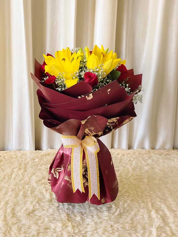 Golden Radiance Bouquet