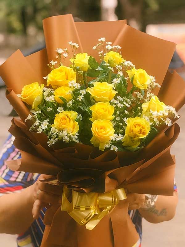 Golden Elegance Yellow Rose