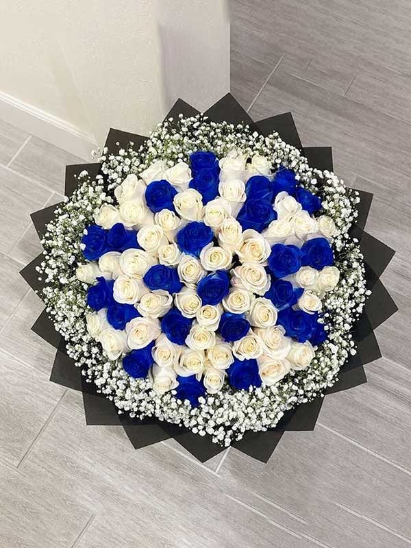 Blue & White Rose Harmony
