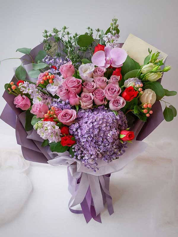 Elegant Mixed Rose & Hydrangea Bloom Bunch