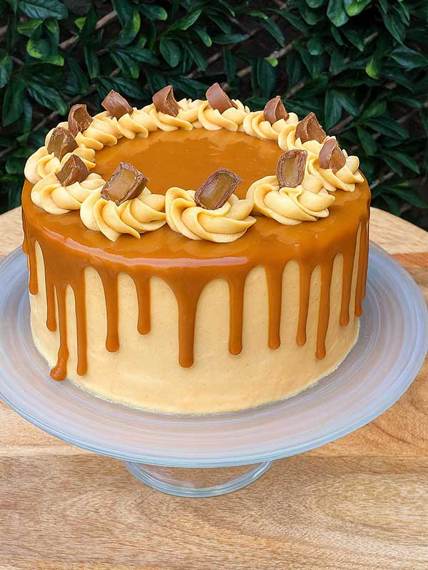Caramel Drip Butterscotch Cake